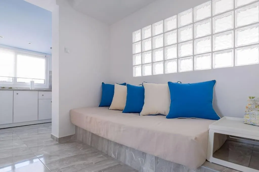 Flowery Penthouse In City Centre Of Thessaloniki