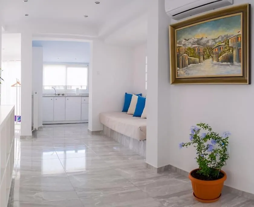 Apartment Flowery Penthouse In City Centre Of Thessaloniki