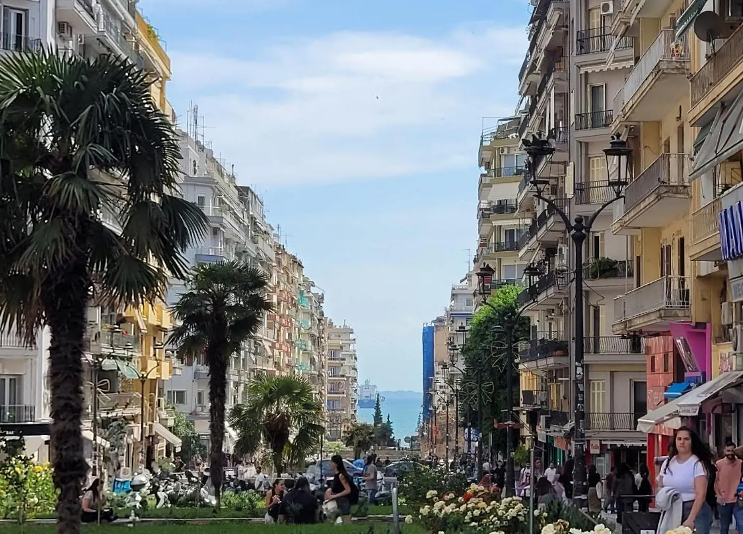 Flowery Penthouse In City Centre Of Thessaloniki Greece