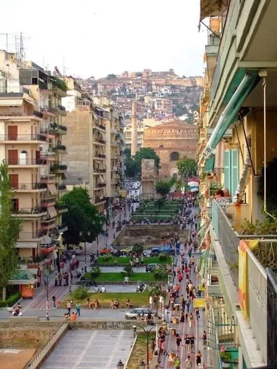 Flowery Penthouse In City Centre Of Thessaloniki Greece