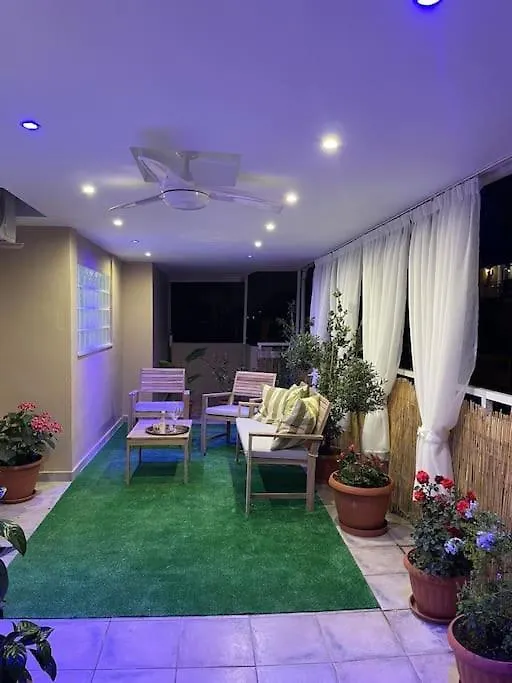 Flowery Penthouse In City Centre Of 테살로니키